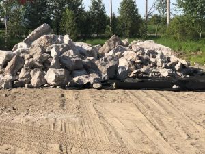 Blasted rock prior to crushing