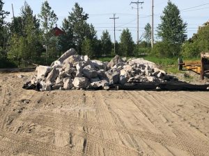Blasted rock prior to crushing